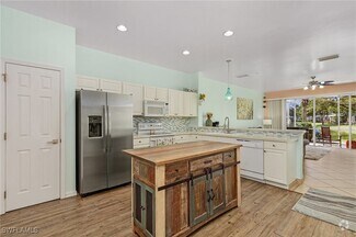 Building Photo - 8311 Village Edge Cir