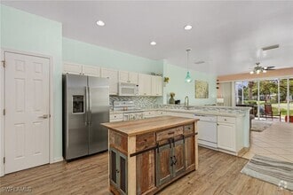 Building Photo - 8311 Village Edge Cir