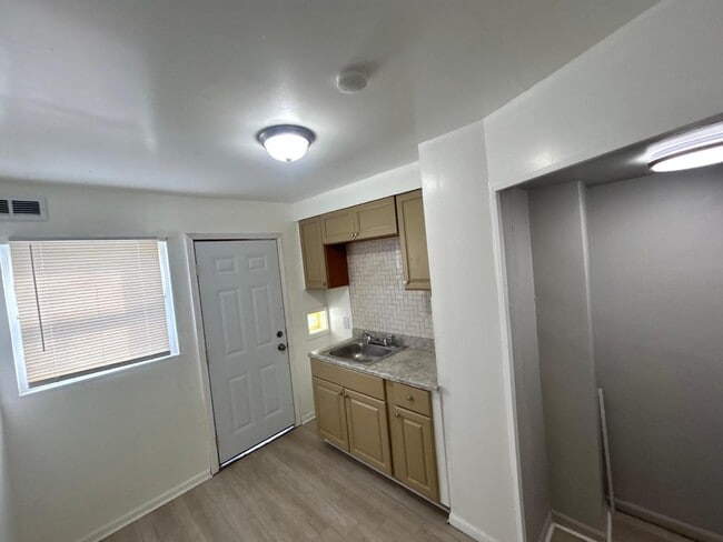 Foto del edificio - 14232 Frankfort St