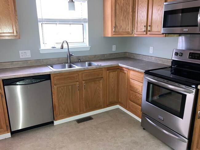 Foto del edificio - 3033 Ironwood Cir
