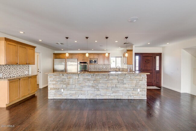 Foto del edificio - 6341 N 82nd Way