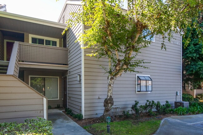 Building Photo - 1083 Shadowridge Dr