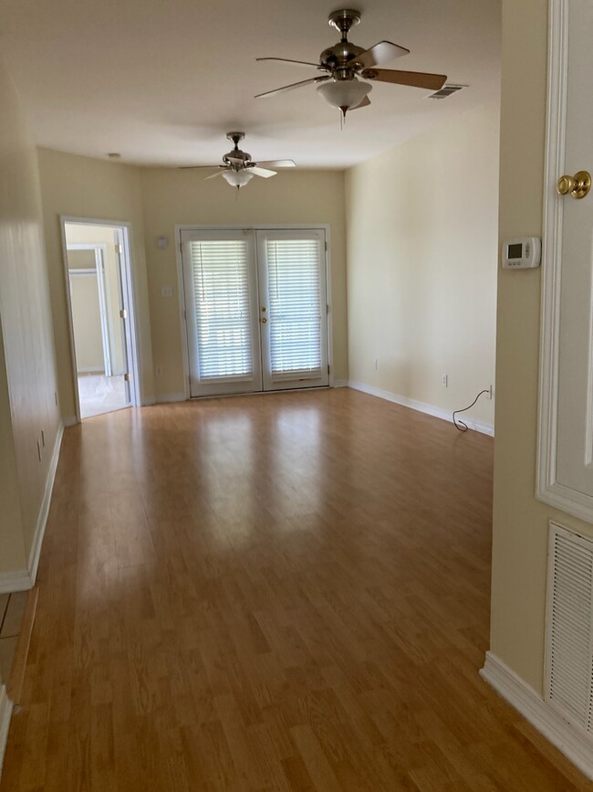 Building Photo - 213 Texas Ave