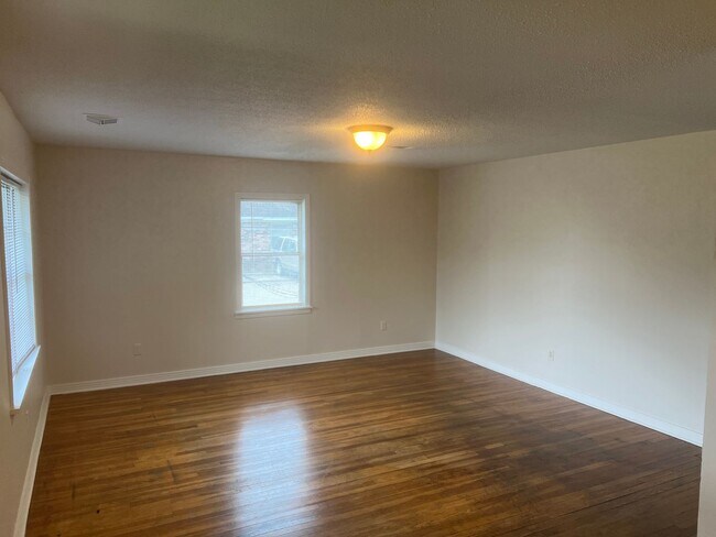 Foto del edificio - 3 Bed 1 Bath Home
