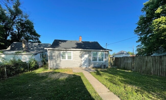 Photo - 1049 S Sheffield Ave House