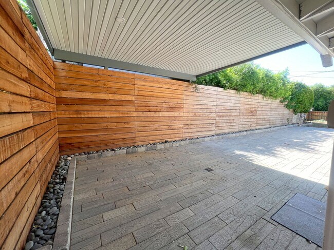 Foto del edificio - Coveted South Redlands 2 bedroom, 2-bathroom bungalow home.