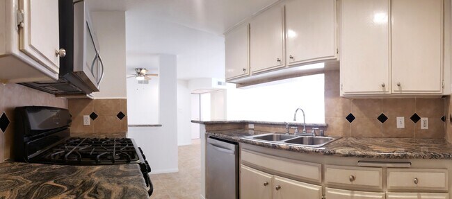 Foto del edificio - 11020 Hesby St