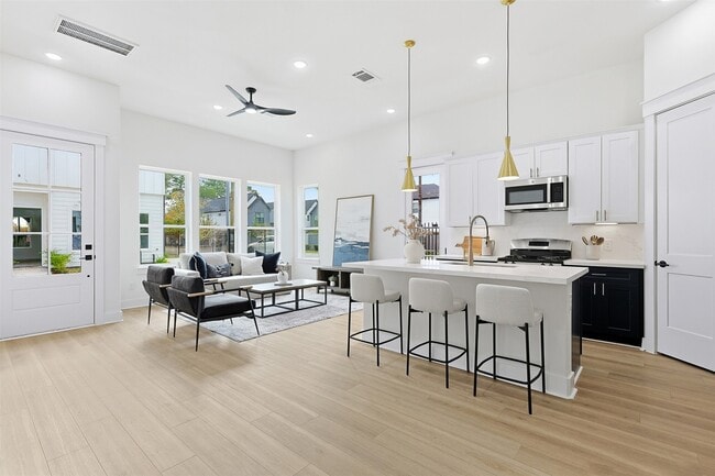 Foto del edificio - 8914 Laverne Shumard Ln