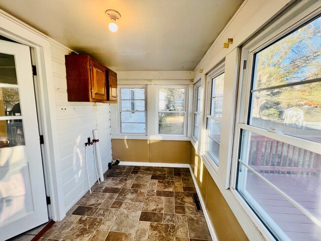 Foto del edificio - 2 bed with Large Garage