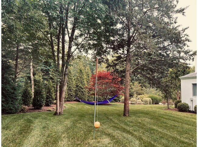Building Photo - 5 Cedarfield Ln