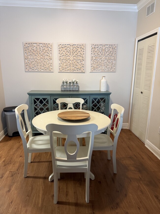 Foto del edificio - 1300 Eastern Pecan Pl