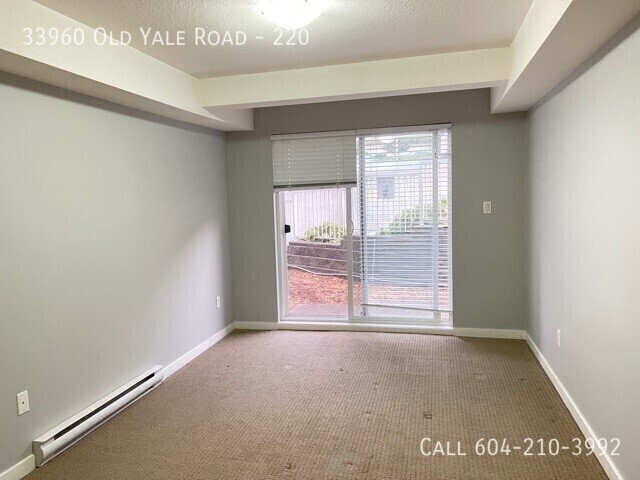 Building Photo - 1 Bedroom at Old Yale Heights!
