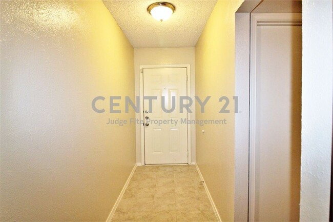 Foto del edificio - Incredible 3/2/2 on a Corner Lot For Rent!