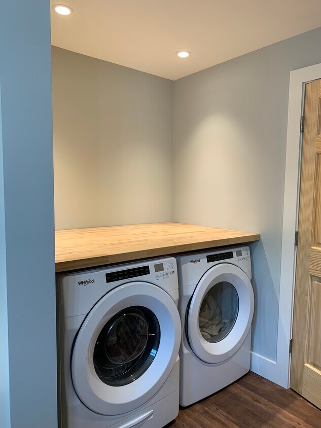 full bath laundry - 91 Bradley St