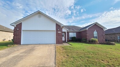 Building Photo - 2416 Toccata Ln