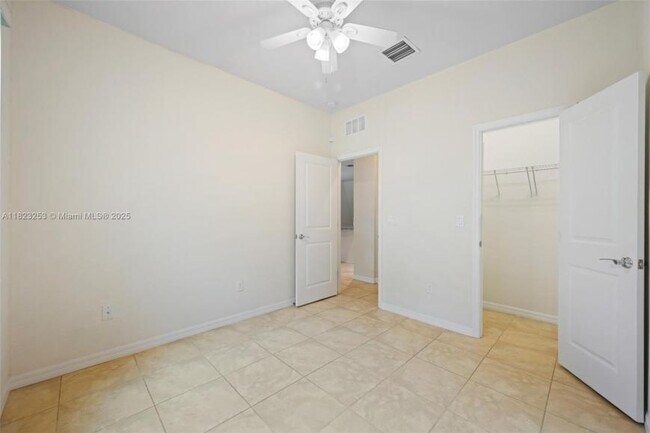 Foto del edificio - 4 bedroom in Hollywood FL 33021