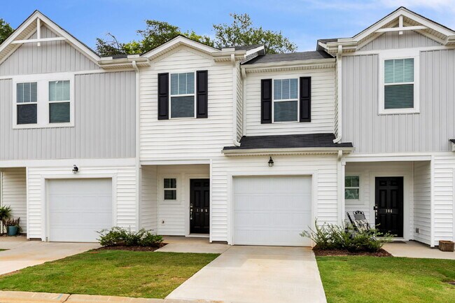 Foto del edificio - Two-story 3BR/2.5BA townhome in Foxcroft T...