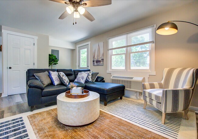 Foto del edificio - 156 Rodney Ct