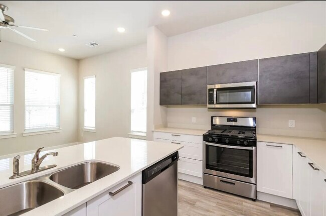 Foto del edificio - 2432 Freshwater Ln