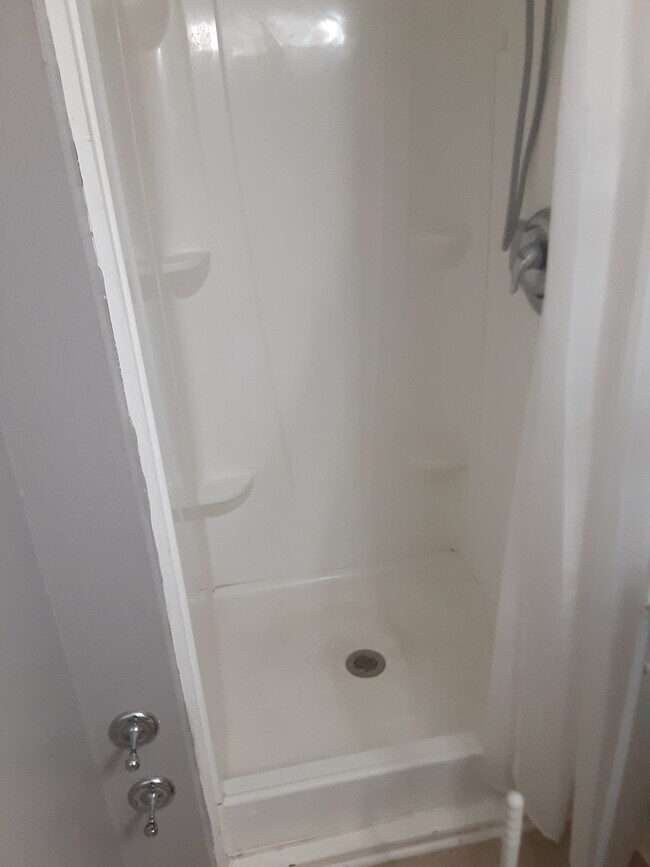 4527 Ogeechee Rd Unit H, Savannah, GA 31405 Apartments in Savannah