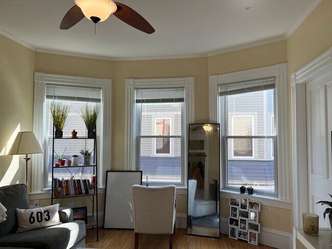 Foto del edificio - 176 Elm St