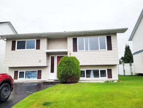Building Photo - 10 Hallman St