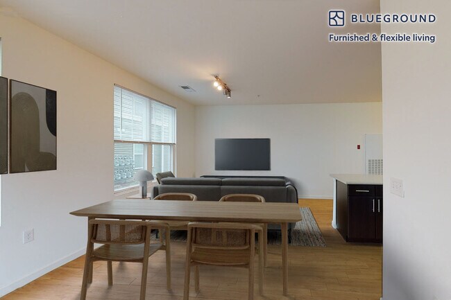 Foto del edificio - 1700 E 5th St