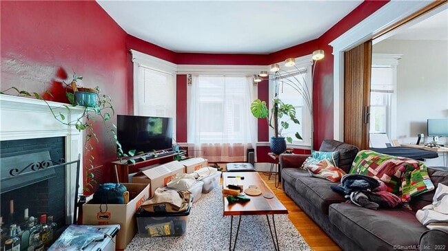 Building Photo - 858 Orange St