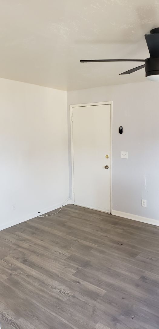 Foto del edificio - Spacious 2BR/1BA Duplex For Rent!!!
