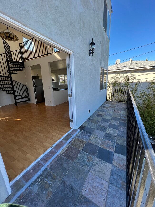 Patio Balcony - 3831 Evans St