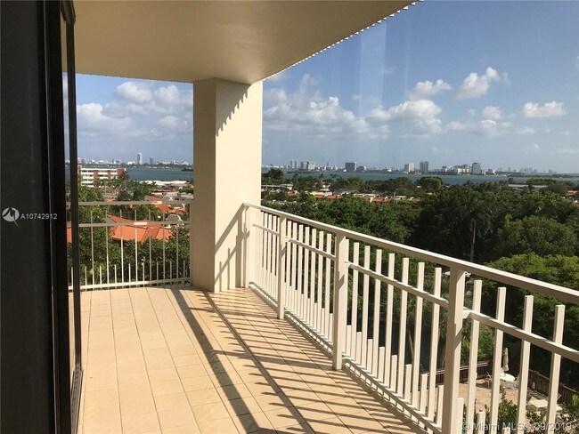 Foto del edificio - 1000 Quayside Terrace