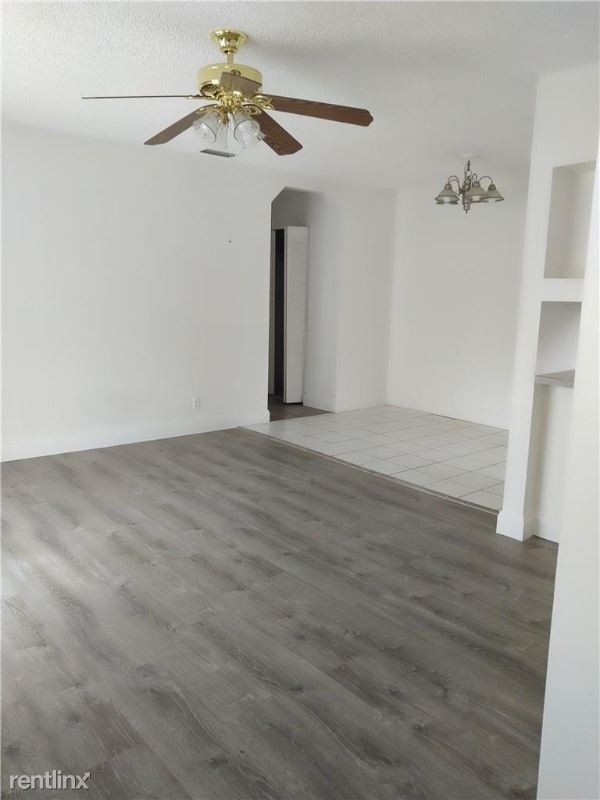 Building Photo - 2914 NW 89th Terrace