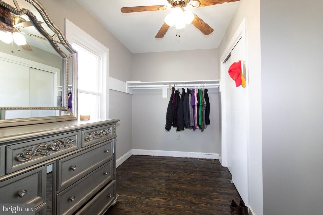 Foto principal - 14723 Joplin Rd