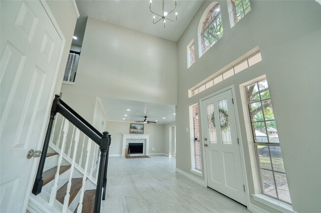 Building Photo - 619 Green Belt Dr