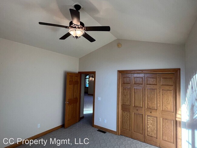 Foto del edificio - 6 br, 3 bath House - 1124 Alta Vista Dr