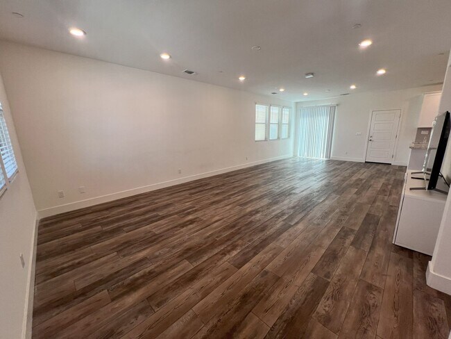 Photo - New Build 5 bedroom 3 bath home located in...