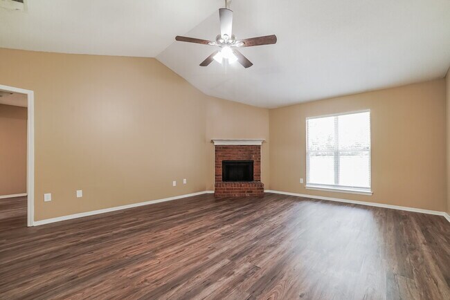 Foto del edificio - 10674 Oak Leaf Dr
