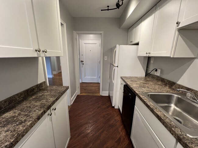 Foto del edificio - Canterbury Court Apartments