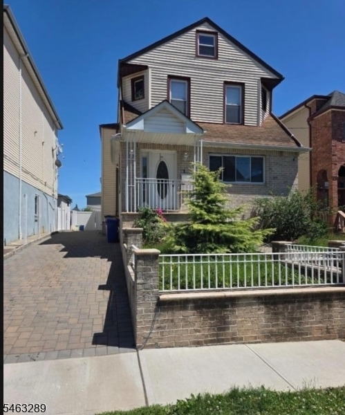 Building Photo - 929 Adams Ave