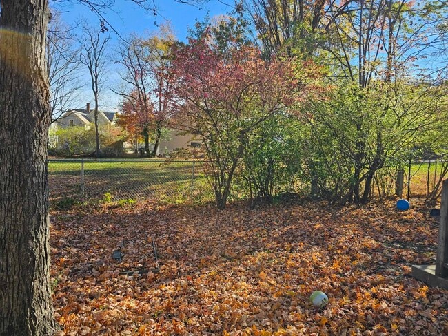 Building Photo - 29 Forest St