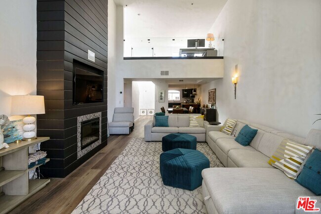 Foto del edificio - 410 S Barrington Ave