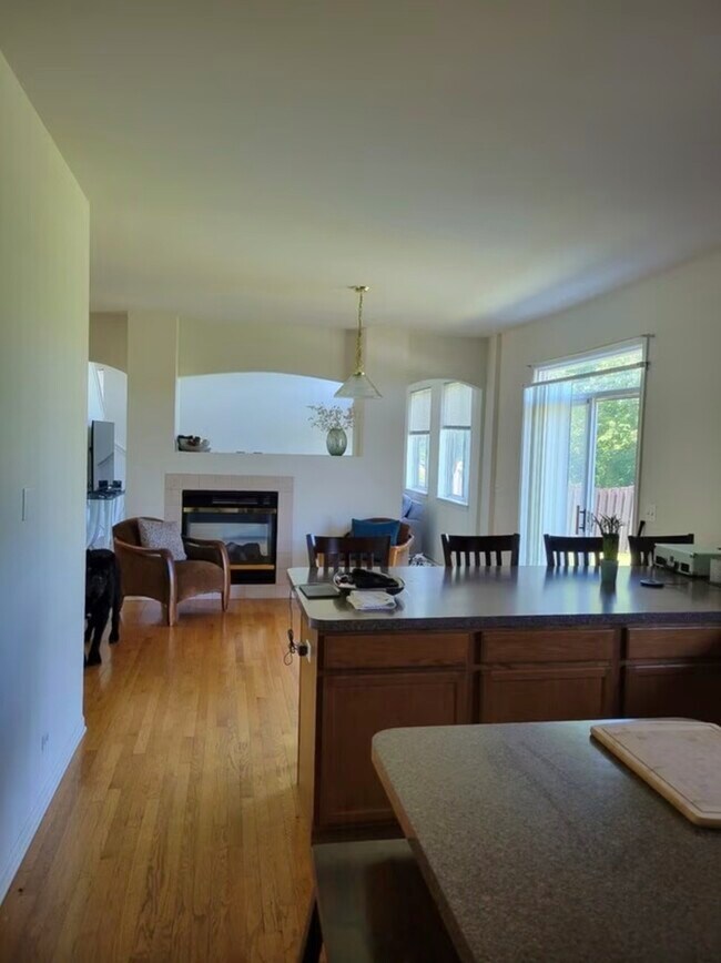 Building Photo - 568 Needlegrass Pkwy