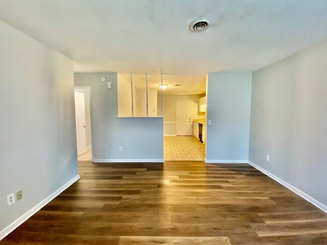 Building Photo - 9324 Lancer Ln
