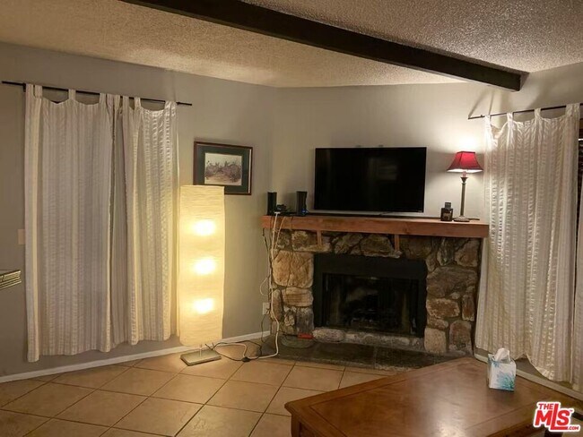 Foto del edificio - 760 Bluejay Rd