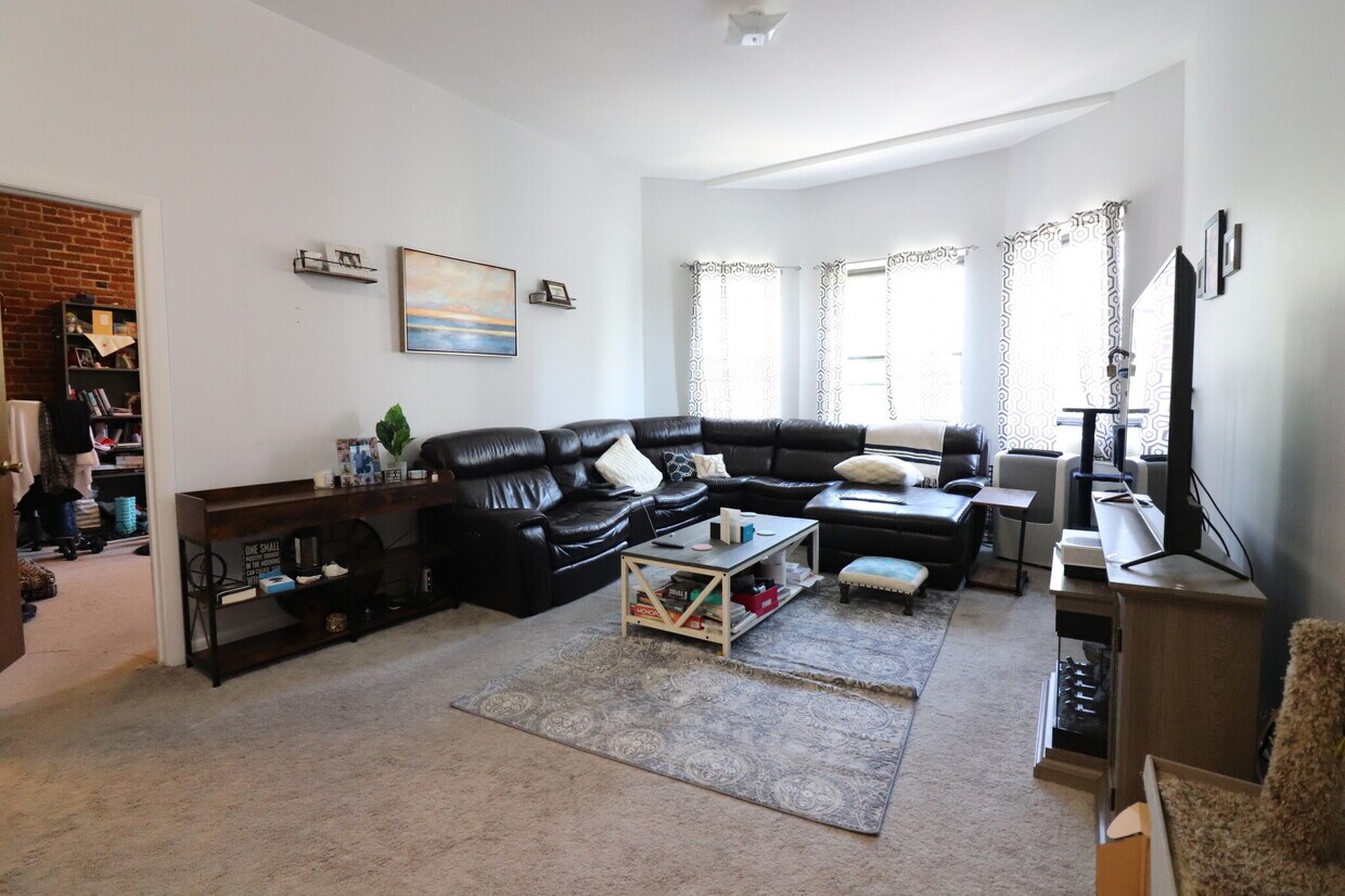 15 Stearns Rd Unit 5, Brookline, MA 02446 Condo for Rent in Brookline