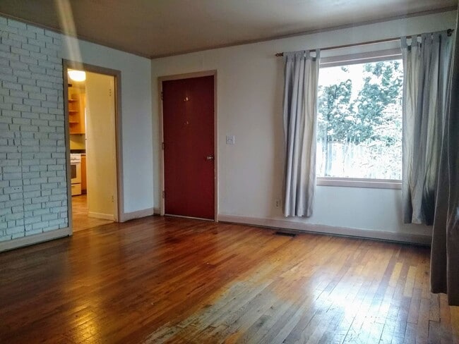 Building Photo - 2 Bedroom, 1 Level Home for Rent in White Salmon