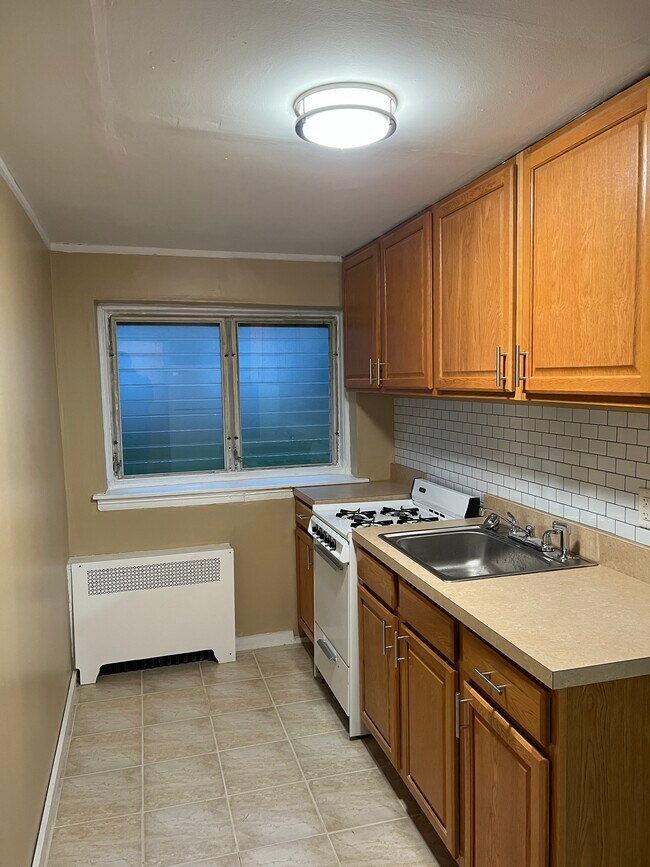 Kitchen - 1355 Weaver St