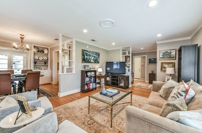 Building Photo - 906 Bay Oaks Rd