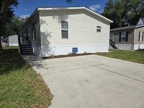 Building Photo - 7082 Greenbrier Village Dr