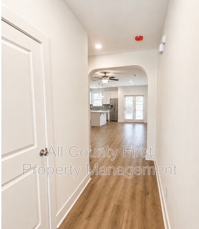 Foto del edificio - 5788 Calle Vis Dr